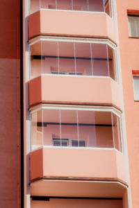 Zasklení bezrámové